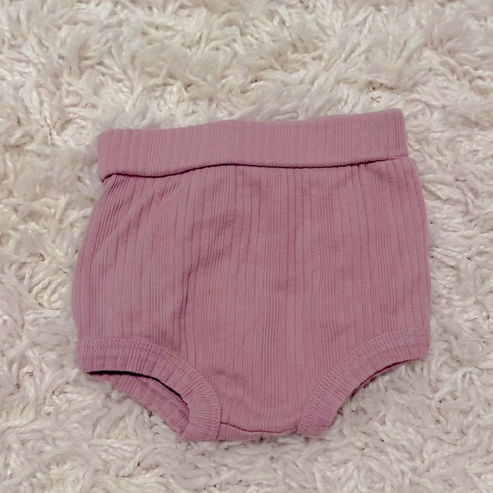 Kate Quinn shorties 0-3 months